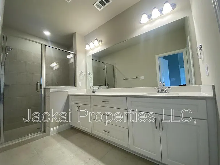 801 Ponds Edge Ln — Photo 17