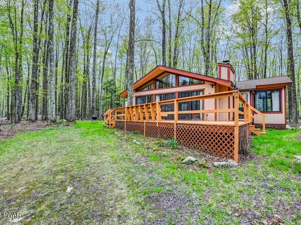 140 Lake Rd, Lake Ariel, PA 18436