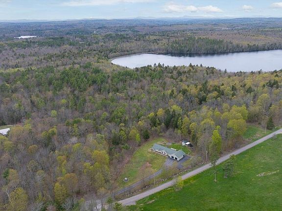4th image of 246 Carlton Pond Road