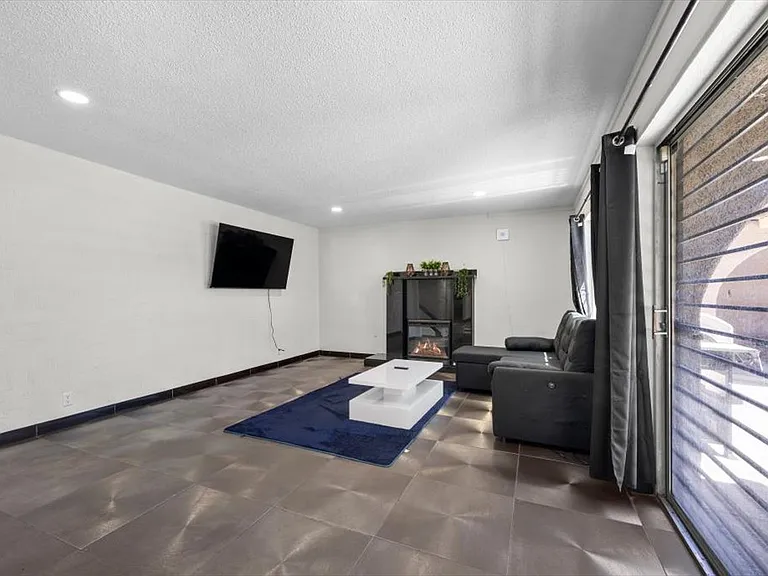 2571 Vegas Valley Dr — Photo 5