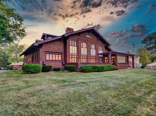 109 W Macon St, Clinton, IL 61727