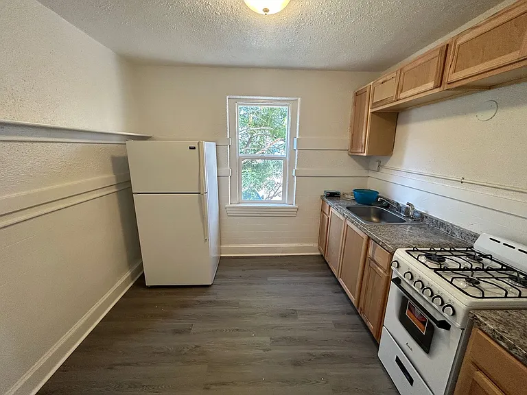 210 S. Weber Street — Photo 11