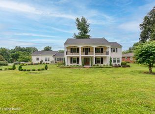 105 Travois Rd, Indian Hills, KY 40207
