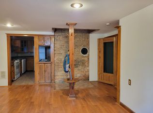 512 College Ave #B, Dekalb, IL 60115