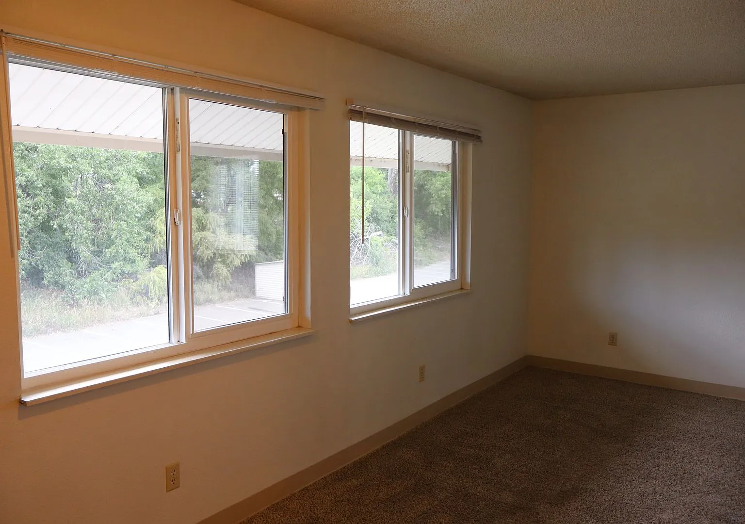 Cozy 1-Bedroom in a Prime Midtown Location — Photo 4