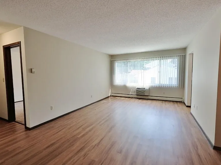 St. Clair Commons — Photo 12