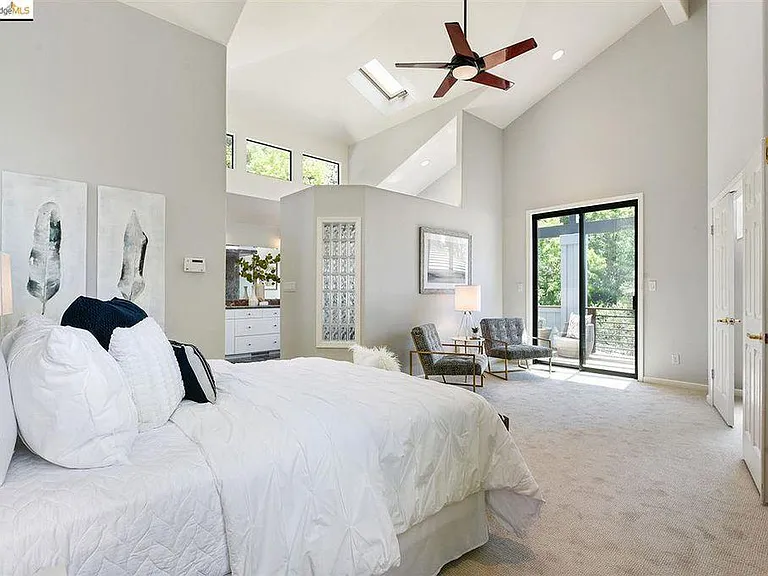 49 Bay Forest Dr — Photo 16