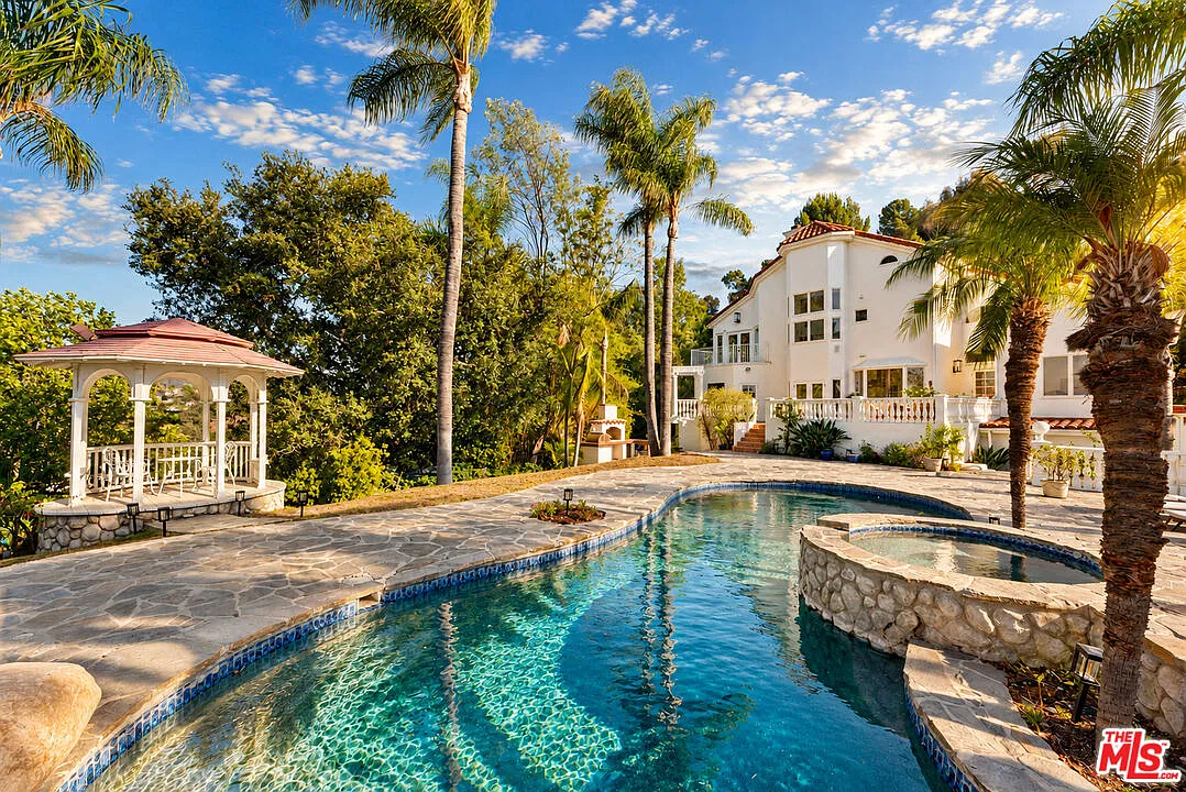 5 bed, 7.0 bath, 5879 sqft, $30,000 — Photo 4