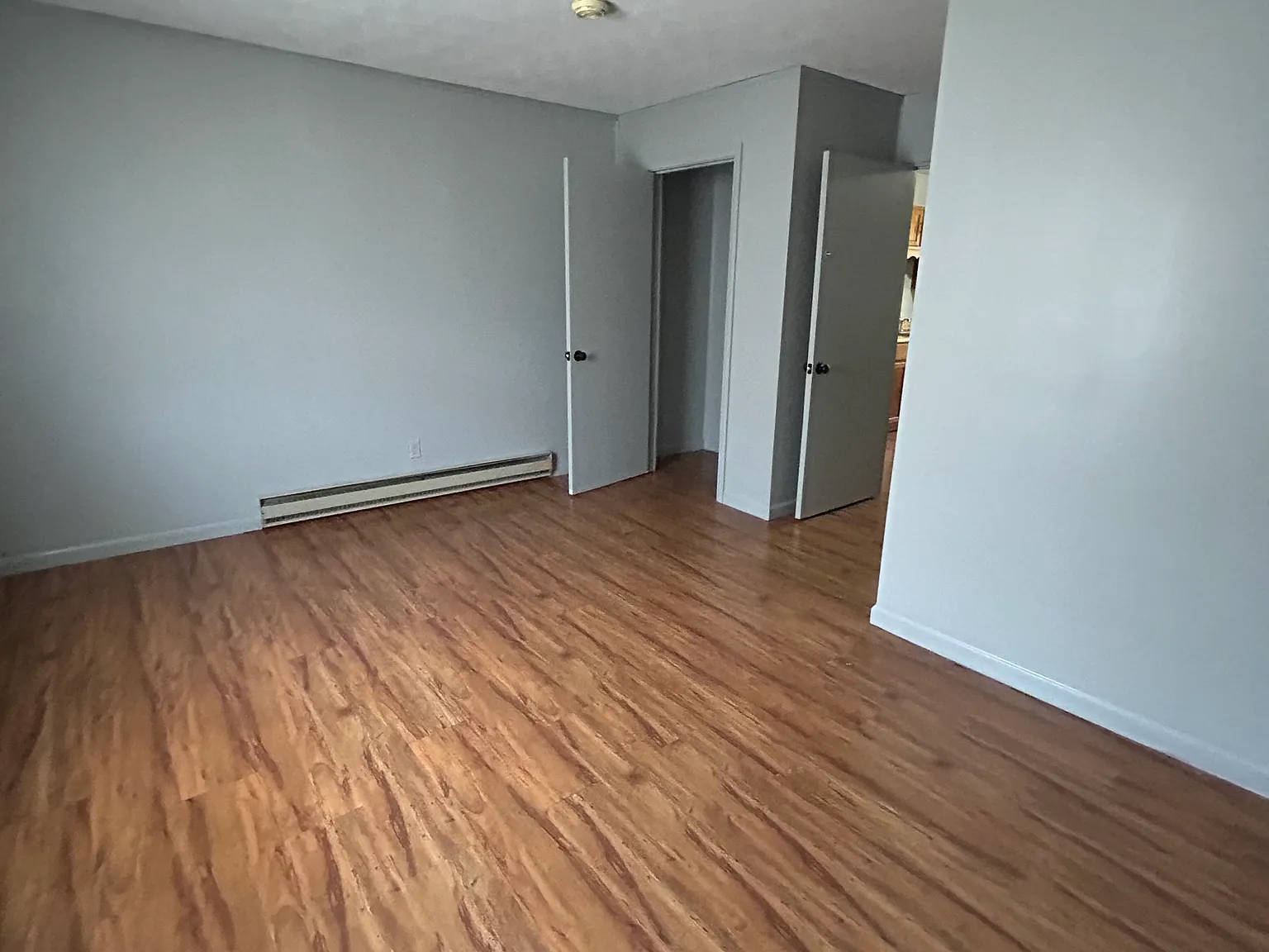 2 bed, 850 sqft, $750 — Photo 3