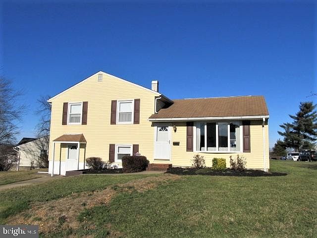 1st image of 200 Coronet Dr