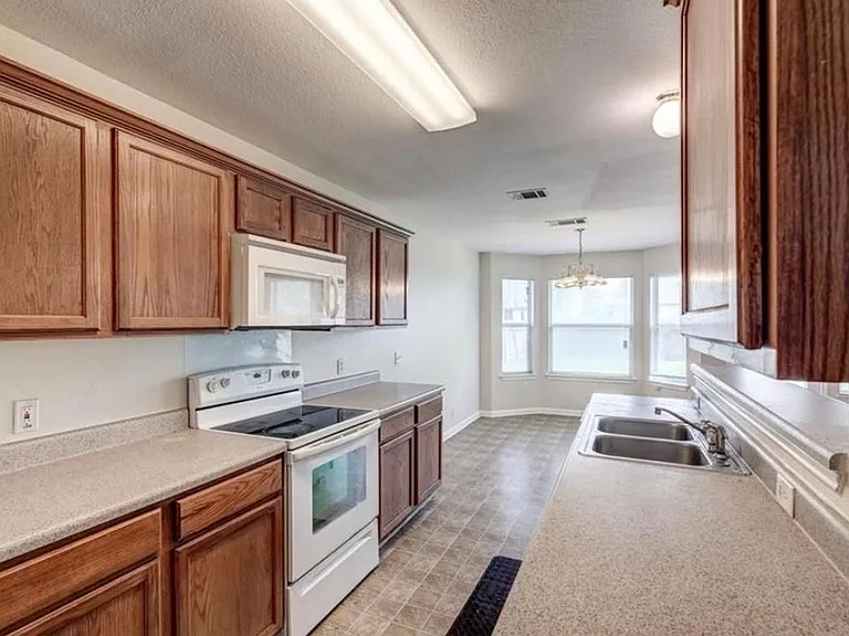 16712 Hamilton Point Cir — Photo 15