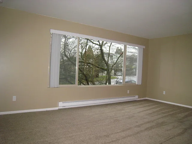 3326 Lombard Ave #23 — Photo 3