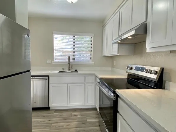 220 Berry Ct Unit 1-24, Morgan Hill, CA 95037