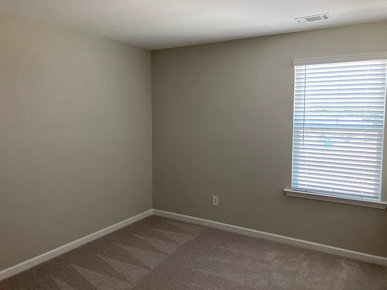 2068 Nuthatch Dr — Photo 6