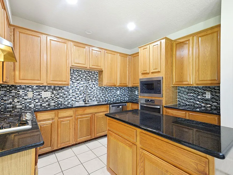 3126 Waters View Dr — Photo 23