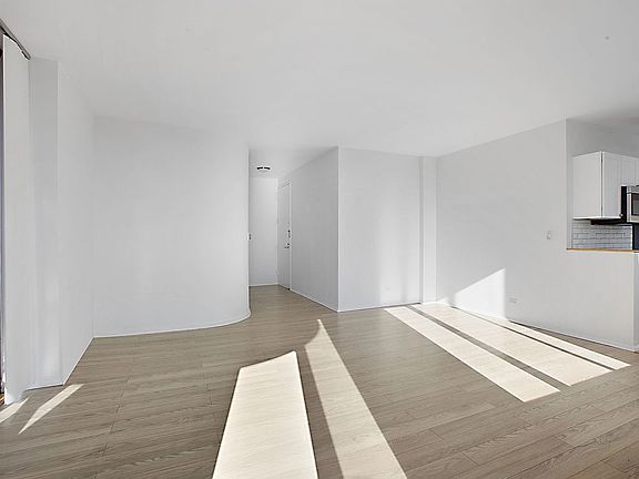 3rd image of 304 E 65th St APT 22C