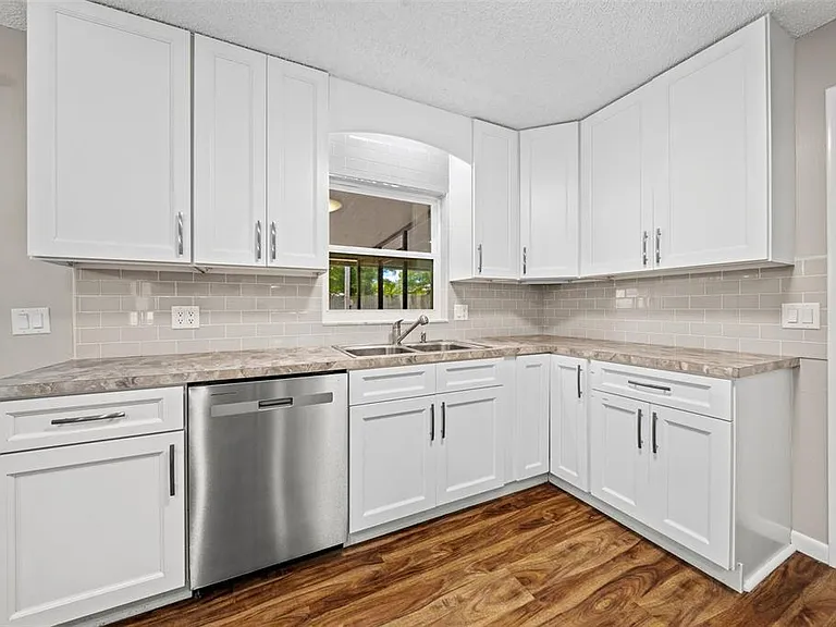 1820 SE 57th Ave — Photo 7