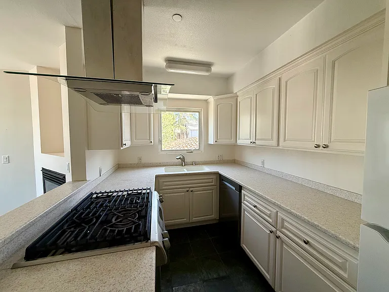 4501 E Ocean Blvd #1 — Photo 8