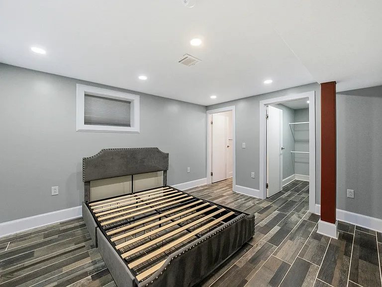 245 Jewett Ave — Photo 16