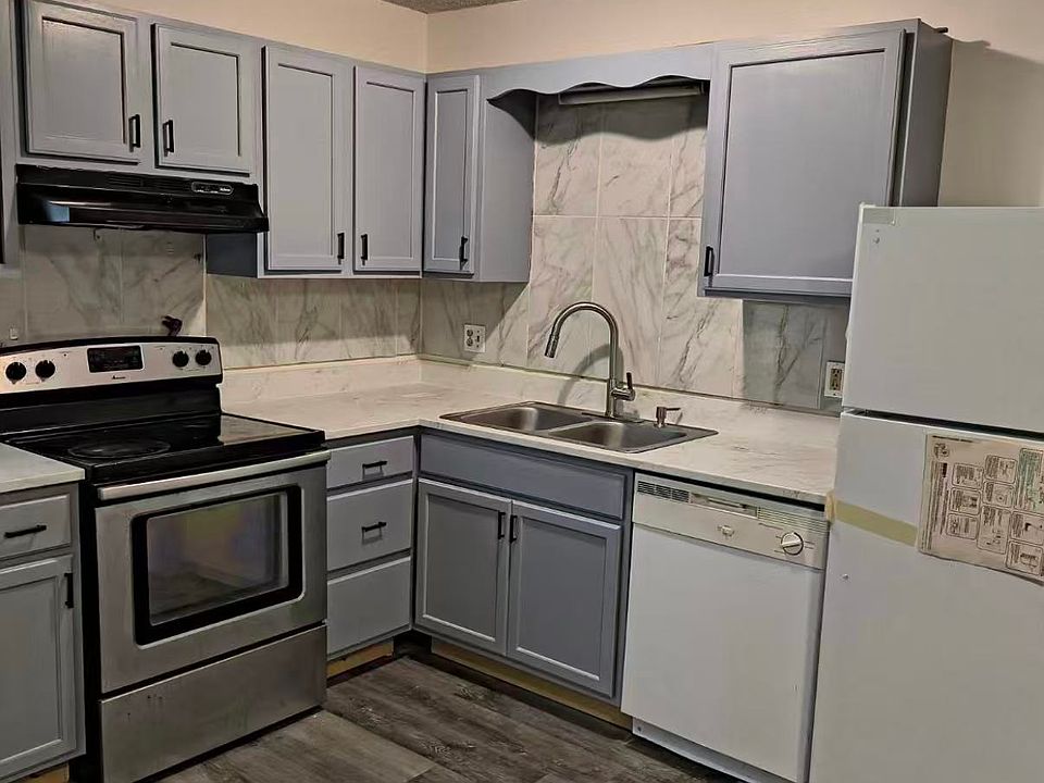 2nd image of 105 Hickory Trce APT 1