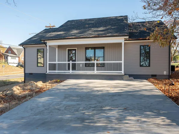 602 5th St, Shenandoah, VA 22849