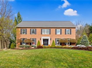 865 Hardwood Ct, Gates Mills, OH 44040