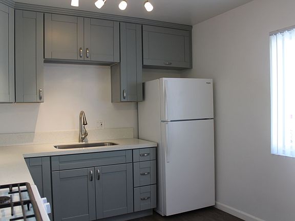 4th image of 326 W University Ave APT 12