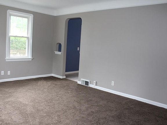 2nd image of 209 Fournier St