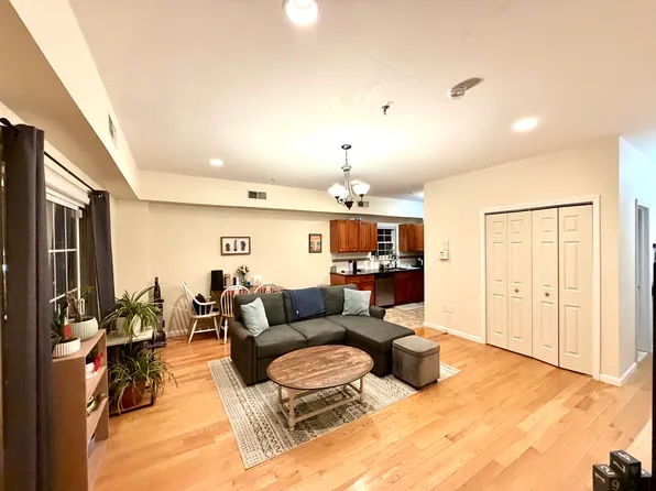 877 Broadway APT 1, Bayonne, NJ 07002