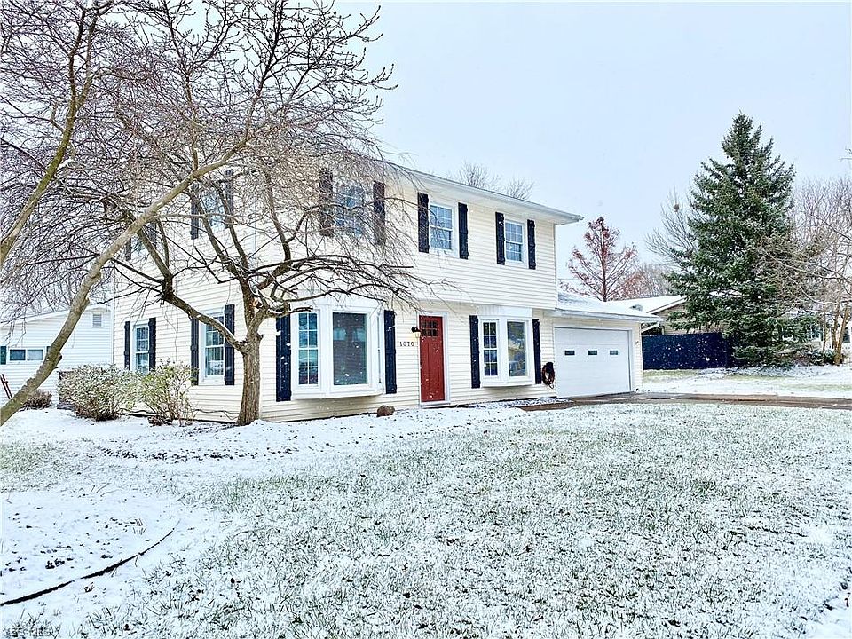 1st image of 1070 Sweetbriar Dr
