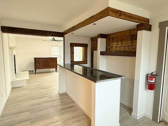 Bar/Breakfast nook. Great for Saturday night and Sunday brunch!