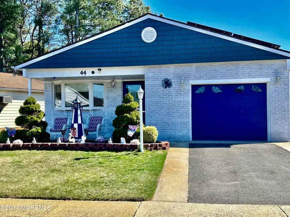 44 Virgin Islands Drive, Toms River, NJ 08757