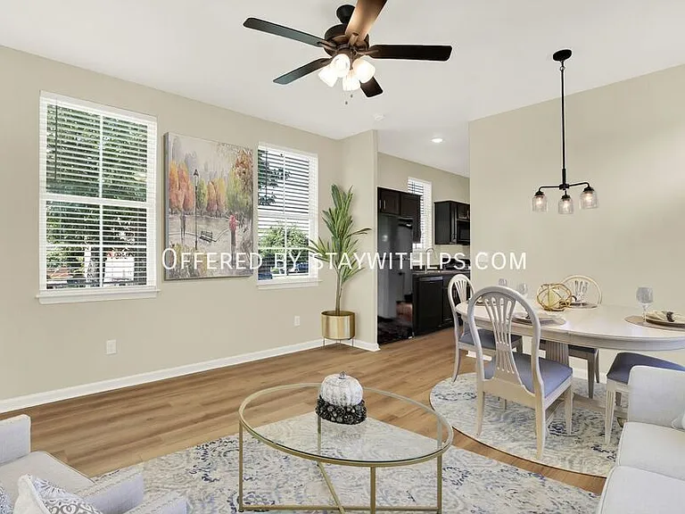 703 N 3rd St — Photo 5