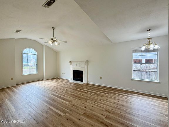 4th image of 218 Falcon Cv