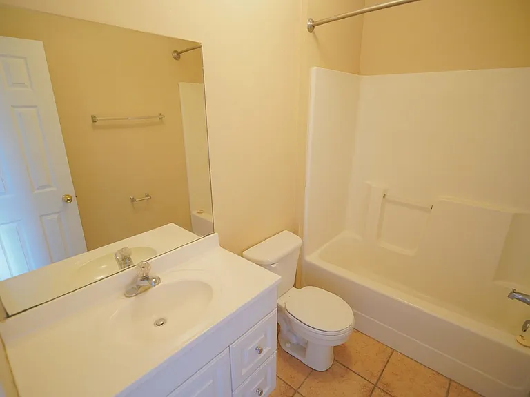 847 W Georgia St — Photo 27
