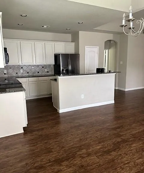 909 Jefferson Ave — Photo 8