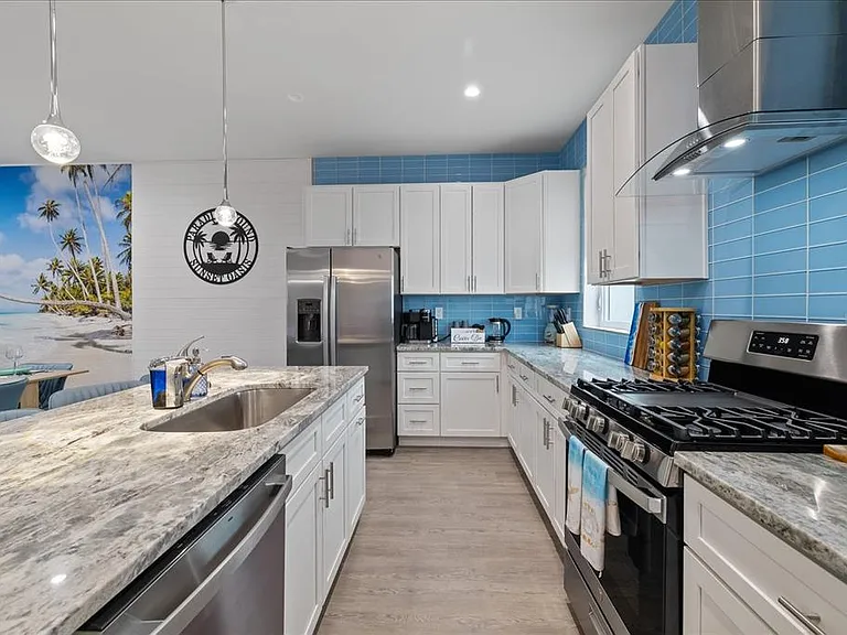 623 Petit Way — Photo 16