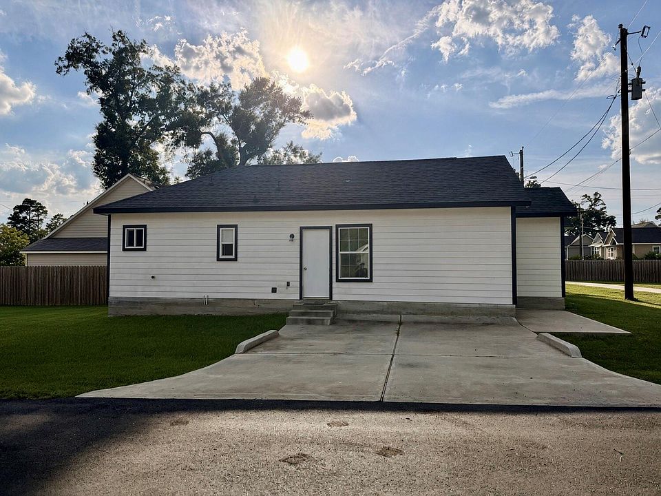 1st image of 16601 E Ivanhoe