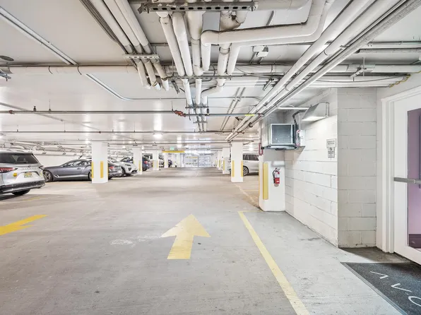 800 Avenue At Port Imperial image 27 of 28