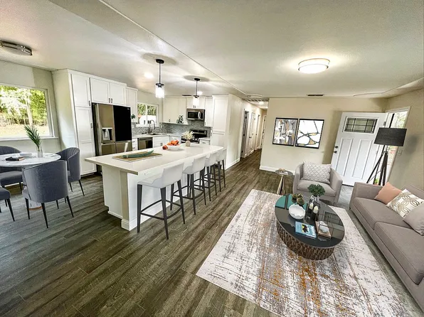 5038 Debbie Ln, Redding, CA 96002