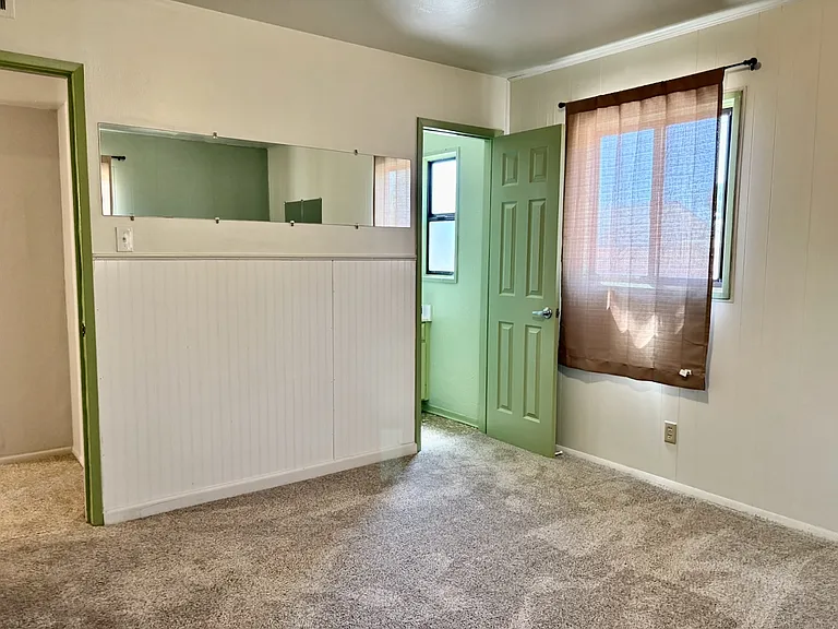 1721 Utah St NE — Photo 14