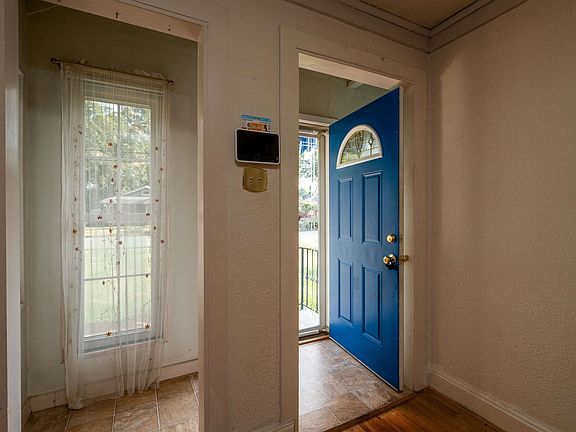 2nd image of 3814 Faxon Ave