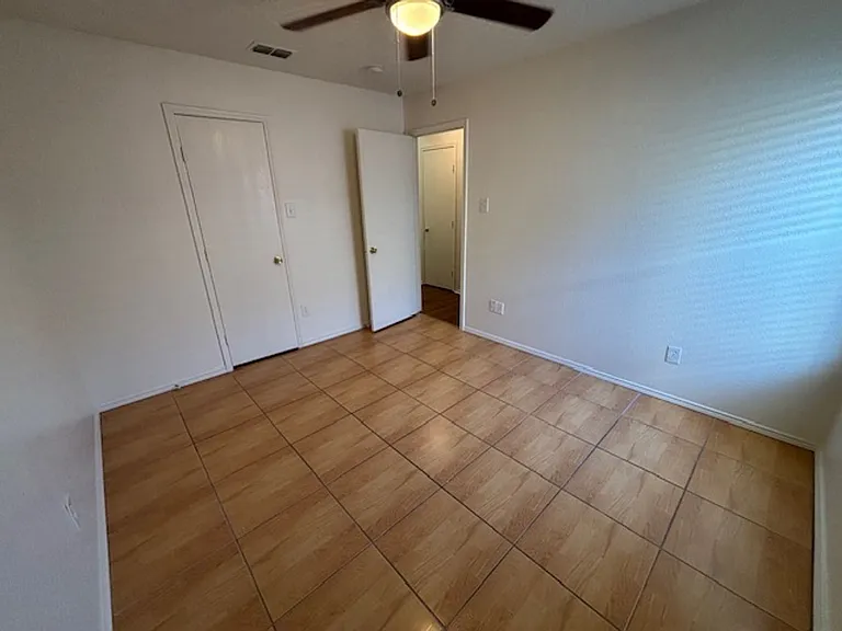 1008 Rock Springs Dr — Photo 30