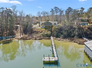 483 Mechams Cove Rd, Topping, VA 23169