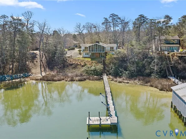 483 Mechams Cove Rd, Topping, VA 23169