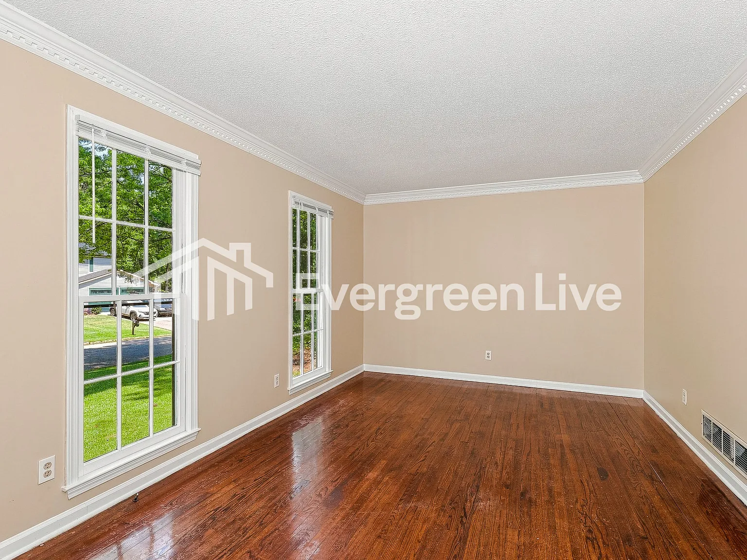 4 bed, 3.0 bath, 2207 sqft, $1,895 — Photo 3