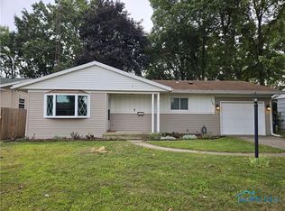 1489 Amesbury Rd, Toledo, OH 43612