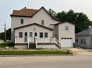 1103 E Washington St, Clinton, IL 61727