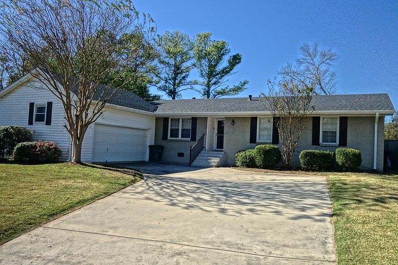 1st image of 2814 Briarwood Dr SE