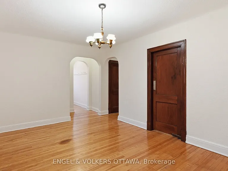 99 Charlotte St #3 — Photo 2